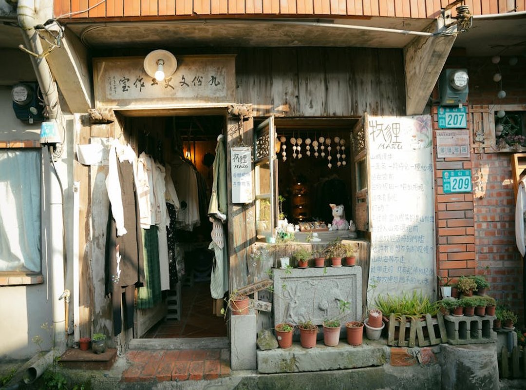 Trend 3: Gear Optimization & Niche Marketplaces